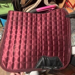 -Loire Classic Dressage Square- gently used. Downsizing(: